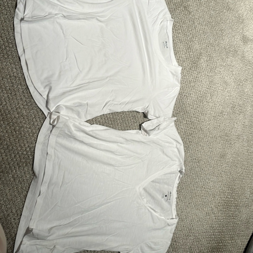 Lot of 2 M Medium Woman’s Madewell White Tee Shirts Crewneck and V-Neck